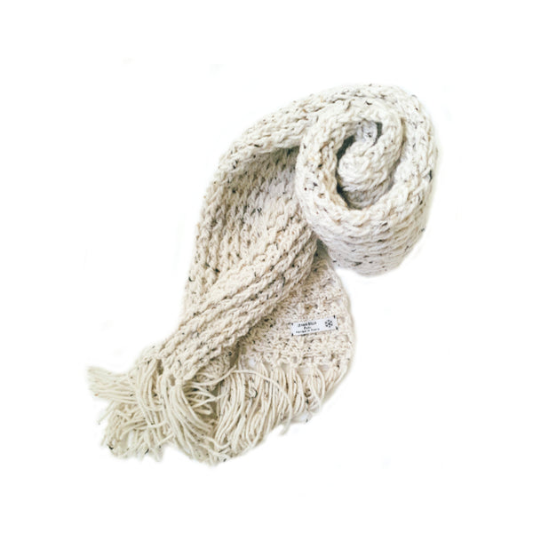 Echarpe en laine laine crochetée à la main